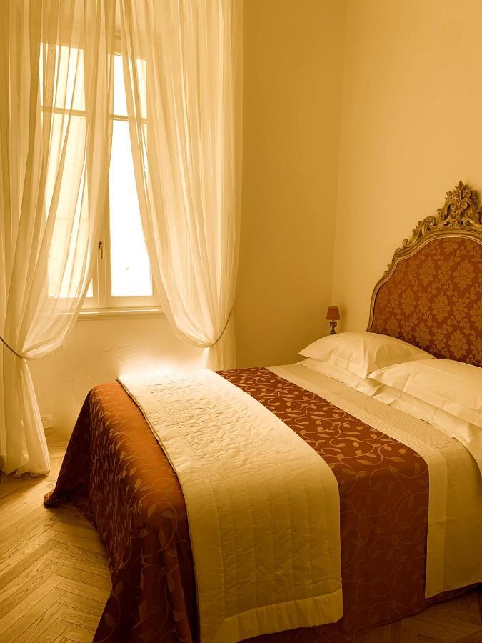 La Belle Coquette Bed & Breakfast โกโม ภายนอก รูปภาพ