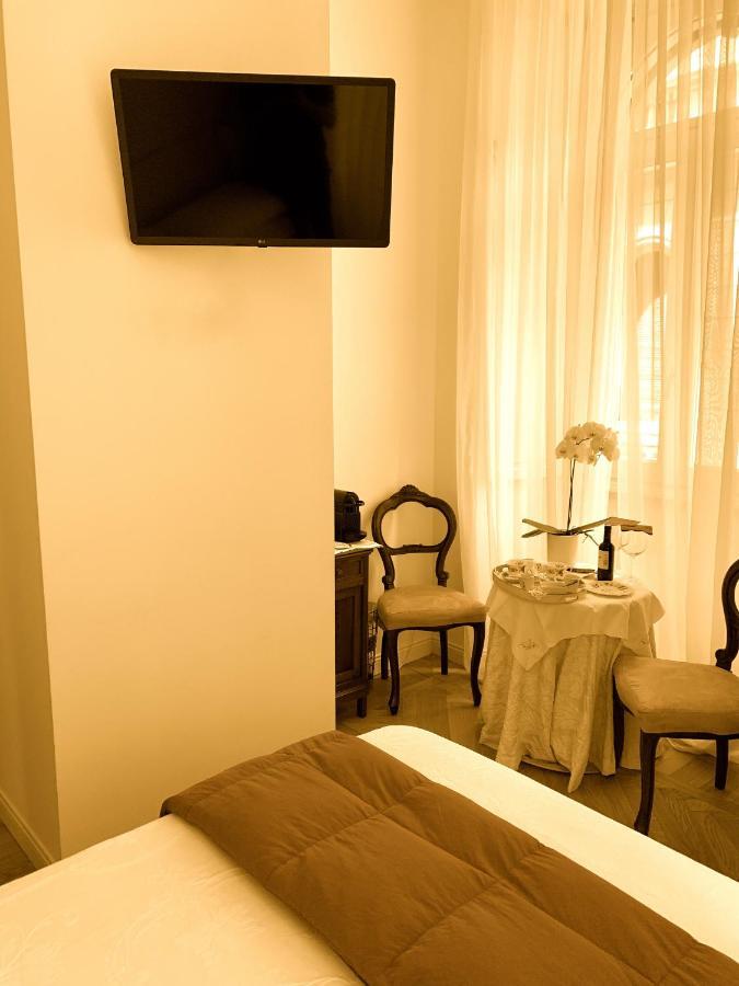 La Belle Coquette Bed & Breakfast โกโม ภายนอก รูปภาพ